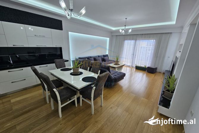 Apartament 2+1 per Qera tek Kopshti Zoologjik, Tiranë