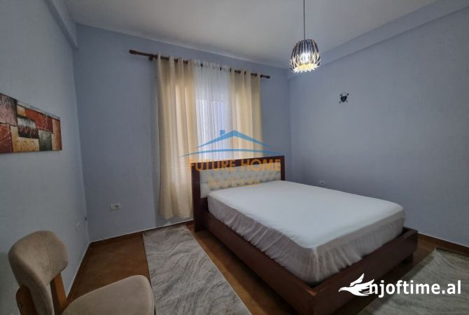 Apartament 1+1 per Qera tek Rruga 5 Maj, Tirane.