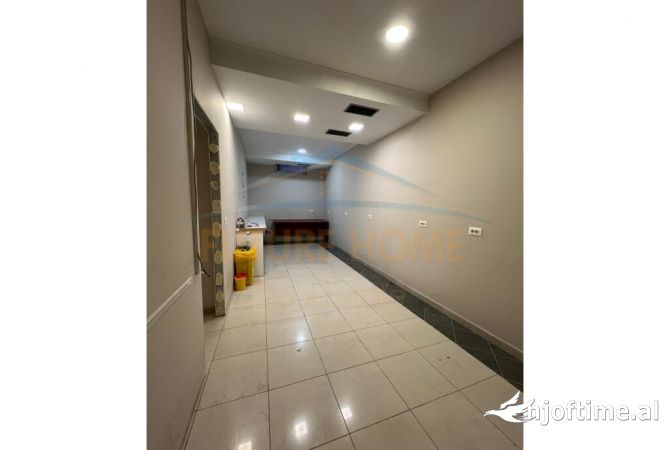 Ambjent Biznesi per Qera ne Qender, Tirane.