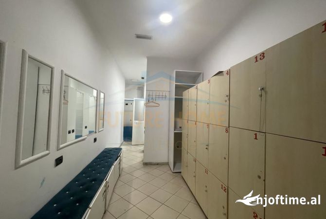 Ambient per Qera tek Shallvaret, Qender.