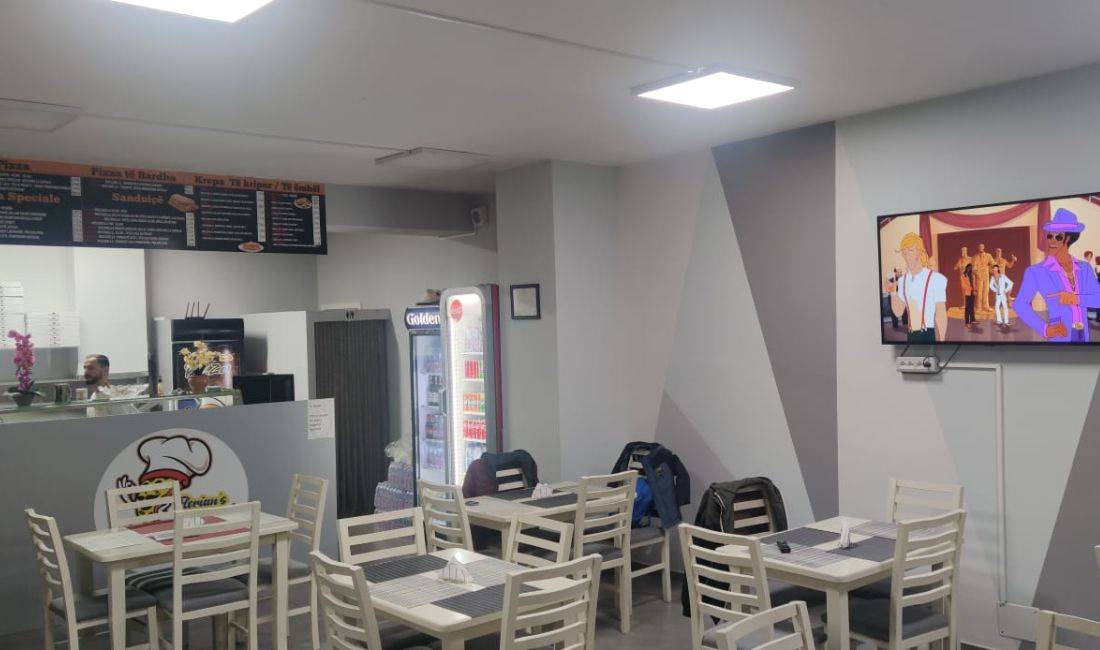 Shiten pajisje per piceri dhe kreperi 