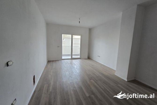 Shitet apartament 1+1 ne Laprake, Kompleksi Aura/ 129,000 €