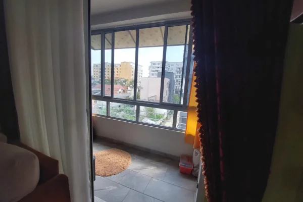 Appartamento in vendita a Tirana 2+1, Arredato