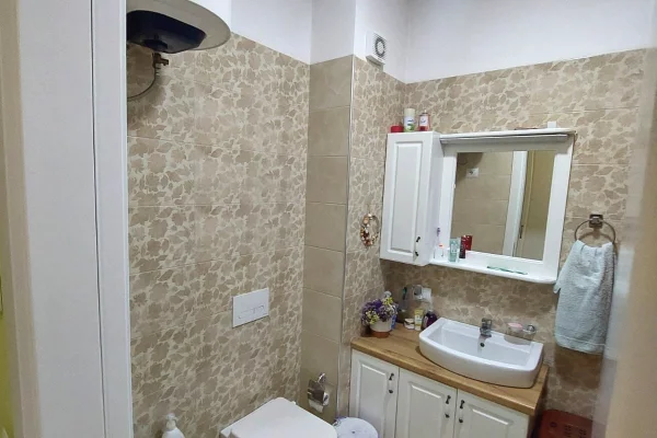 Appartamento in vendita a Tirana 2+1, Arredato