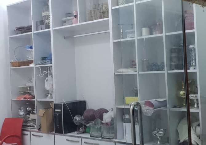 Ambient biznesi me qera 1+1 ne Tirane - 20,000 Leke