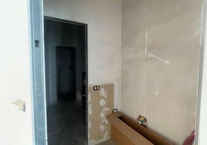 Ambient me qera ish tregu elektrik 