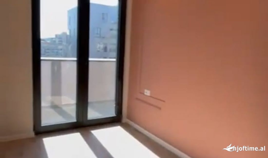 Ambient biznesi me qera, Rruga e Kavajes