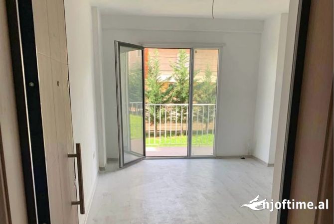 Shitet apartament 1+1  ne Astir 