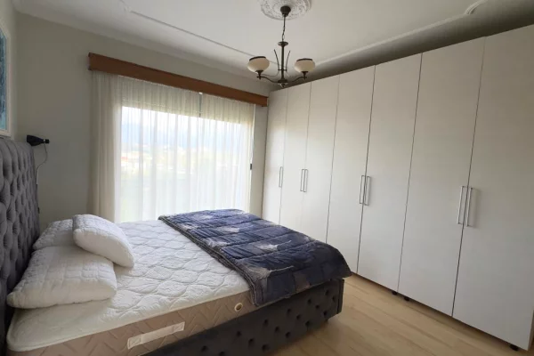 Shtepi me qera Vila Luksoze ne Tirane, 3+1, Mobilimi E mobiluar, Pagesa 900  Euro.