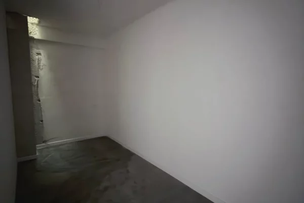 Appartamento in vendita a Tirana 3+1, Vuoto