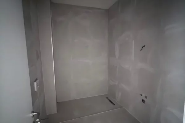 Appartamento in vendita a Tirana 3+1, Vuoto