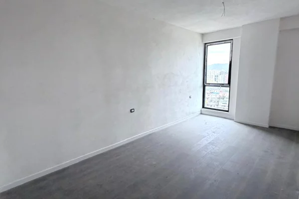 Appartamento in vendita a Tirana 3+1, Vuoto