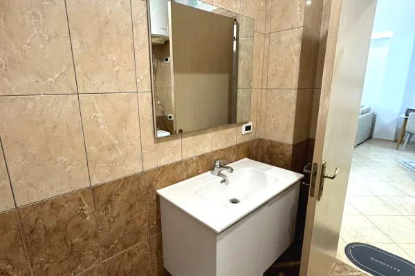 Appartamento in affitto a Tirana 1+1, Arredato