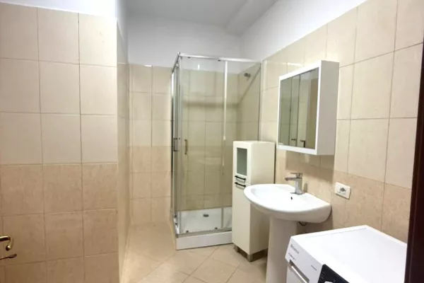 Shtepi me qera Apartament ne Tirane, 2+1, Mobilimi E mobiluar, Pagesa 60,000  Leke.