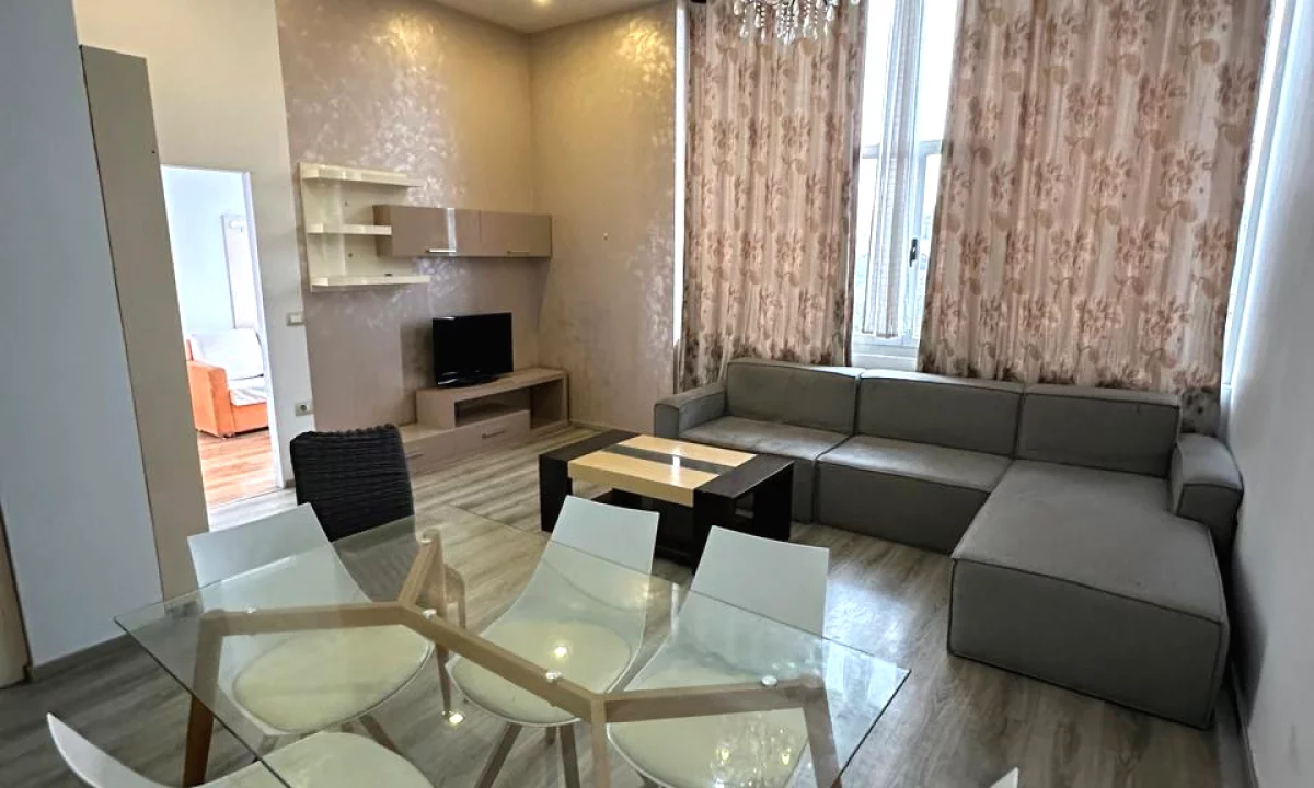 Penthouse (panoramic top floor) for rent in Tirana 1+1, Furnished