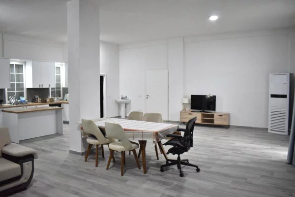 Shtepi me qera Apartament ne Tirane, 4+1, Mobilimi E mobiluar, Pagesa 1,500  Euro.