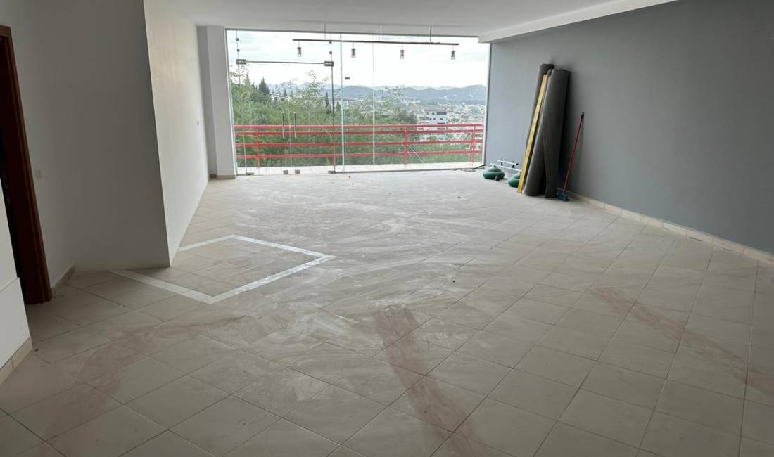 Jepet me qera ambient biznesi, Fresk /