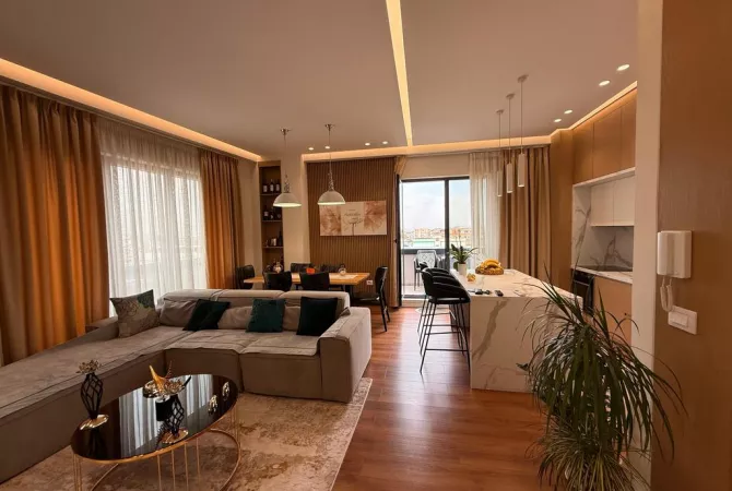 Shitet  apartament 2+1+2 tek Shkolla e Kuqe!