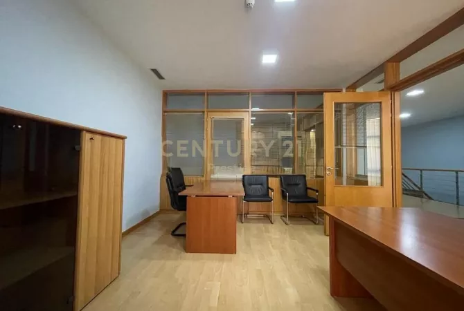 Shtepi ne shitje 4+1 ne Tirane - 485,000 Euro