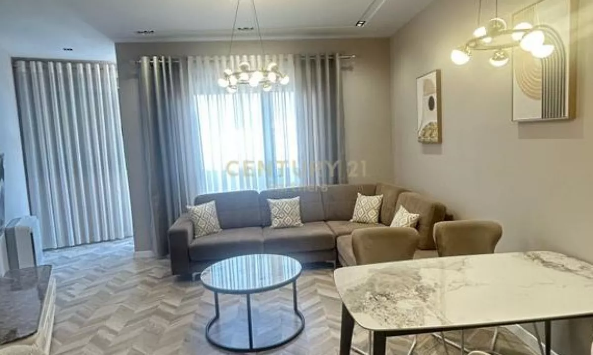 Shtepi ne shitje Apartament ne Tirane, 2+1, Mobilimi E mobiluar, Pagesa 360,000  Euro.