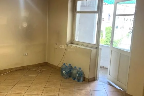 SHITET APARTAMANT 2+1 prane Martenitetit te RI!