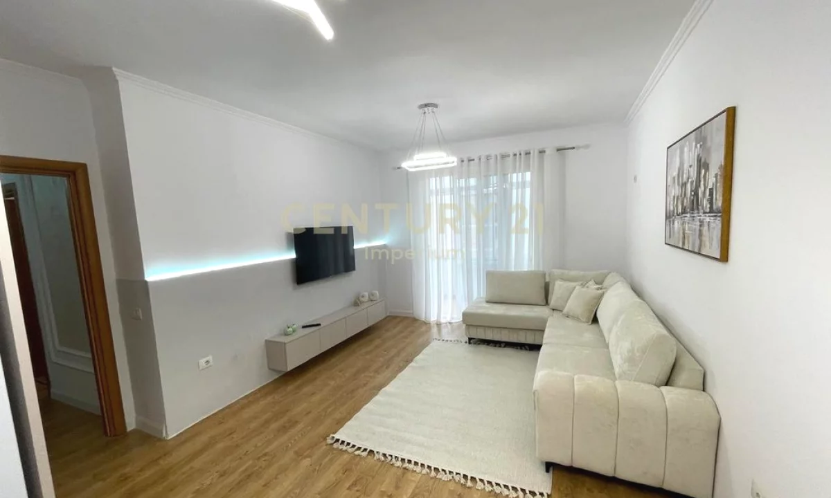 Shtepi ne shitje Apartament ne Tirane, 1+1, Mobilimi E mobiluar, Pagesa 109,000  Euro.