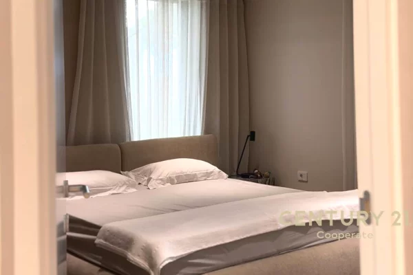 Shtepi ne shitje Vila Luksoze ne Durres, 4+1, Mobilimi E mobiluar, Pagesa 1,400,000  Euro.