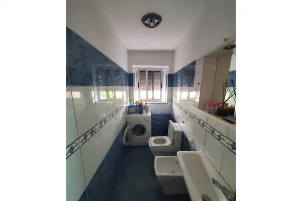 Shtepi ne shitje Apartament ne Tirane, 3+1, Mobilimi E mobiluar, Pagesa 230,000  Euro.