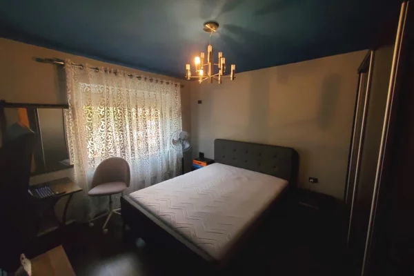 Shtepi ne shitje Apartament ne Tirane, 3+1, Mobilimi E mobiluar, Pagesa 230,000  Euro.