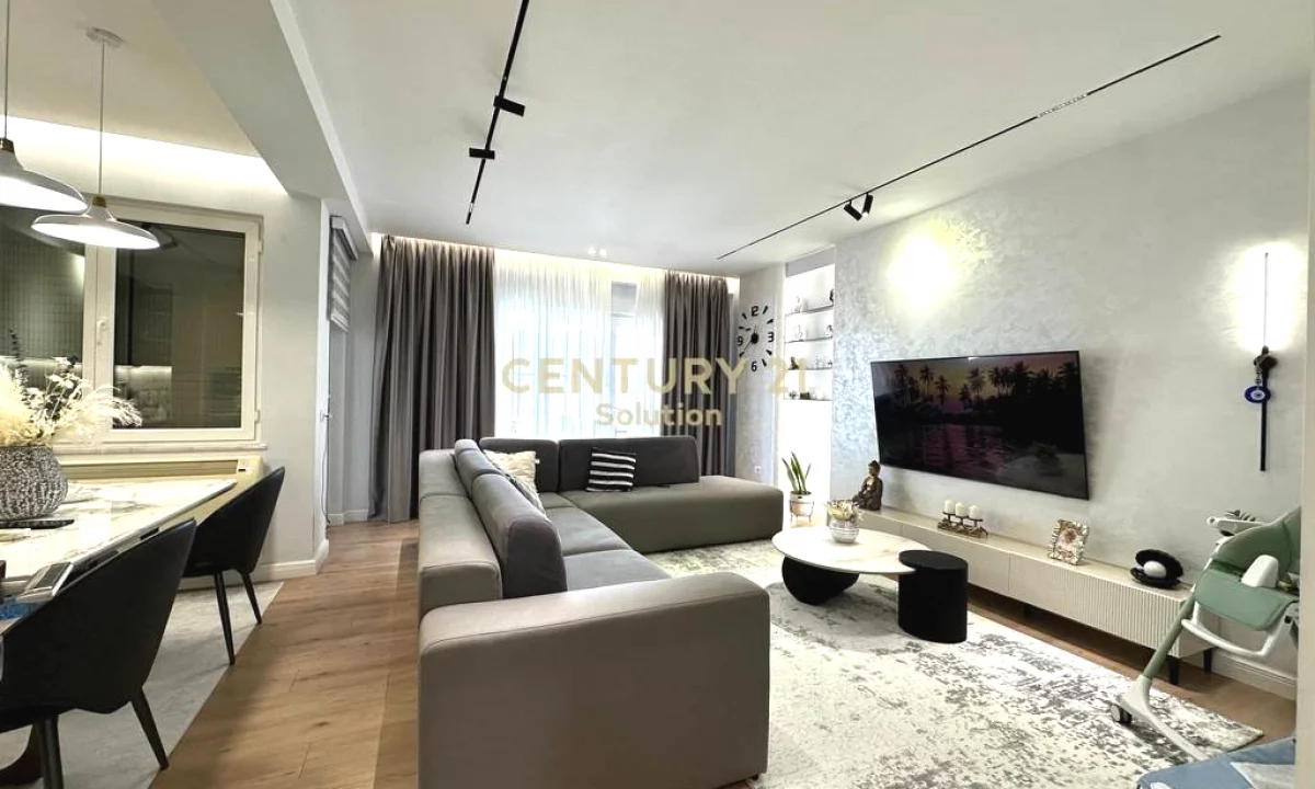 Shtepi ne shitje Apartament ne Tirane, 3+1, Mobilimi E mobiluar, Pagesa 355,000  Euro.