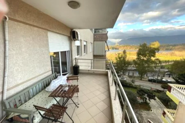 Shtepi ne shitje Apartament ne Tirane, 2+1, Mobilimi E mobiluar, Pagesa 250,000  Euro.