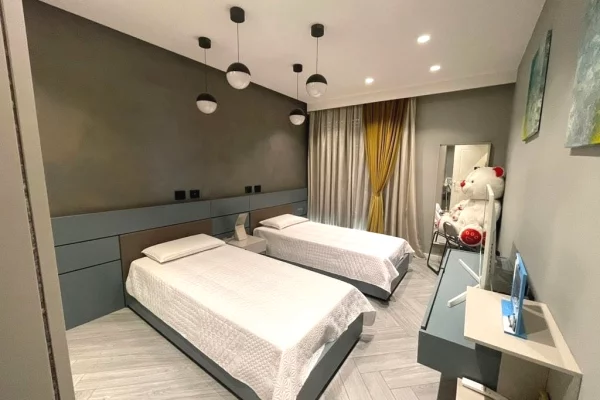 Shtepi ne shitje Apartament ne Tirane, 2+1, Mobilimi E mobiluar, Pagesa 280,000  Euro.