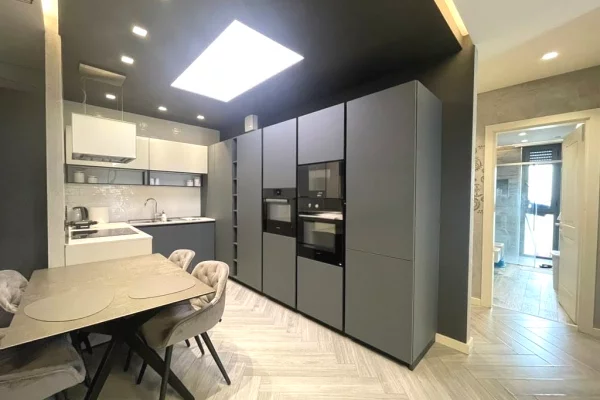 Shtepi ne shitje Apartament ne Tirane, 2+1, Mobilimi E mobiluar, Pagesa 280,000  Euro.