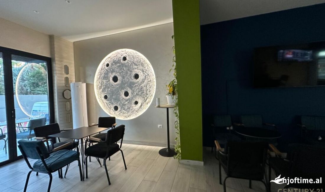 Jepet me qira Njesi Komerciale tek Ish stacioni fundit Tiranes te re, Prane Square 21!