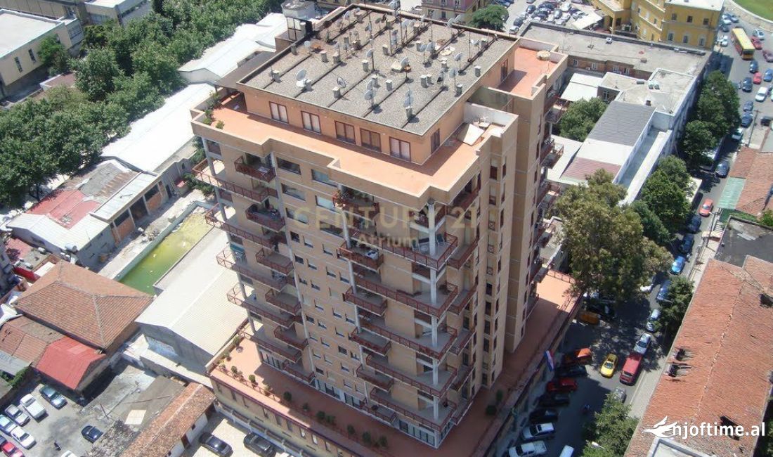 TEK TORRE DRIN JEPET ME QERA APARTAMENT 150M2 PER ZYRA OSE BANIM !!!