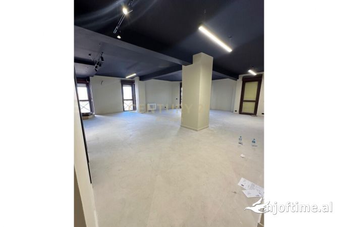 TEK TORRE DRIN JEPET ME QERA APARTAMENT 150M2 PER ZYRA OSE BANIM !!!