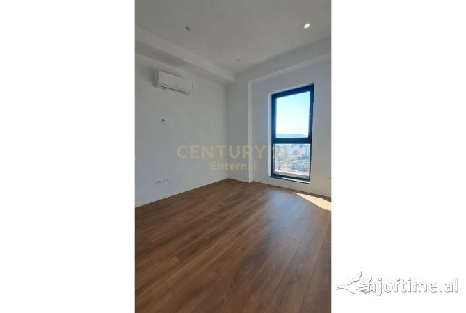 Zyre 2+1+ Parkim per qira te Garden Building !!