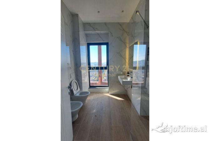 Zyre 2+1+ Parkim per qira te Garden Building !!