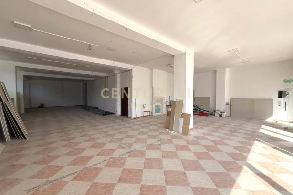 Ambient biznesi me qera 1+1 ne Tirane - 2,000 Euro