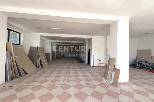 Ambient biznesi me qera 1+1 ne Tirane - 2,000 Euro