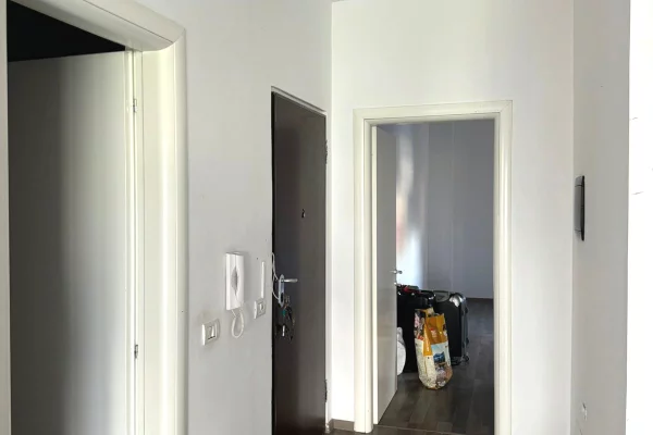 Ambient biznesi me qera 3+1 ne Tirane - 1,500 Euro