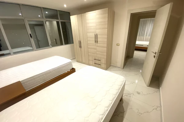 Shtepi me qera Apartament ne Tirane, 2+1, Mobilimi E mobiluar, Pagesa 45,000  Leke.