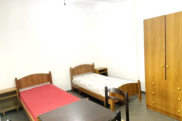 Shtepi me qera Shtepi Private ne Tirane, Garsoniere, Mobilimi E mobiluar, Pagesa 20,000  Leke.