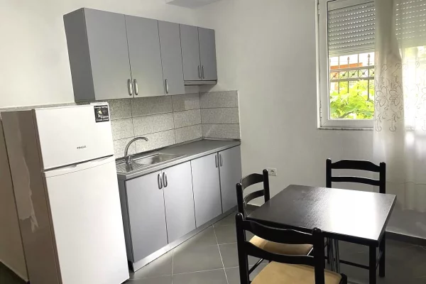 Shtepi me qera Garsoniere ne Tirane - 20,000 Leke