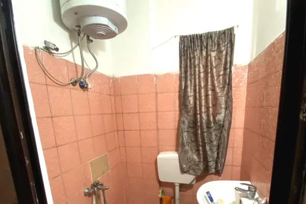 Shtepi me qera Apartament ne Tirane, Garsoniere, Mobilimi E mobiluar, Pagesa 150  Euro.
