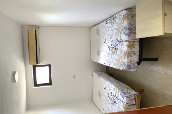Shtepi me qera Shtepi Private ne Tirane, Garsoniere, Mobilimi E mobiluar, Pagesa 15,000  Leke.