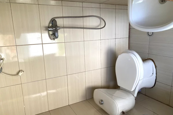 Shtepi me qera Shtepi Private ne Tirane, Garsoniere, Mobilimi E mobiluar, Pagesa 15,000  Leke.