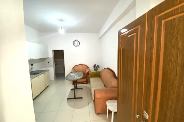 Shtepi me qera Shtepi Private ne Tirane, Garsoniere, Mobilimi E mobiluar, Pagesa 22,000  Leke.