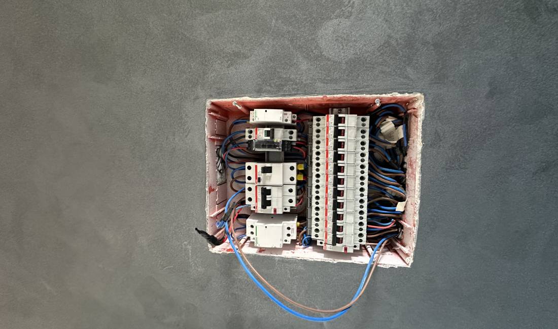 Elektricist Tirane, High Vision