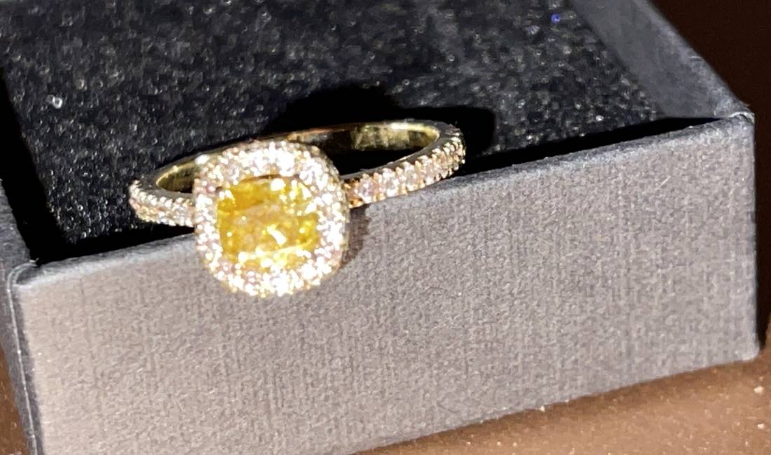 Unaze me Diamant te Verdhe e Pa Perdorur